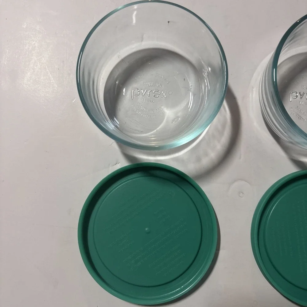 Pyrex Lot Of 2 7202 1 Cup Green Tinted Glass Bowls & Green Lids EUC